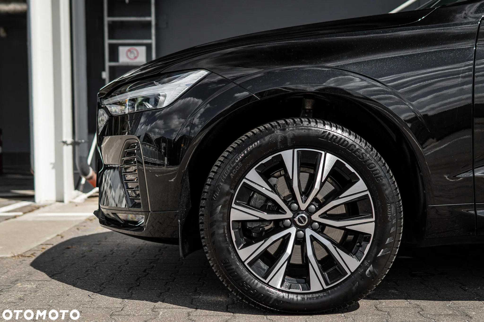 Volvo XC 60 B4 D AWD Plus Dark - 9