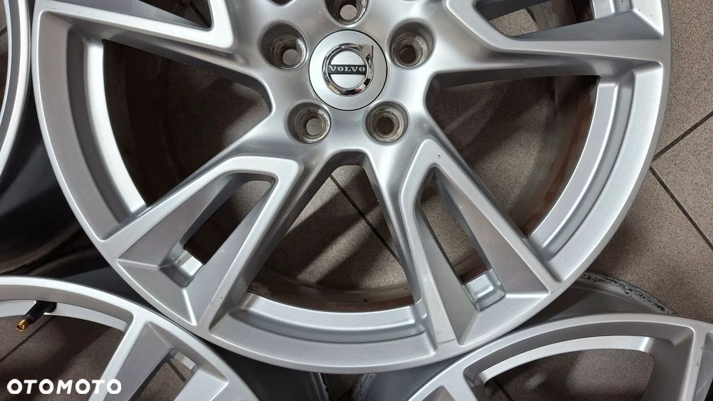 Felgi Aluminiowe 18 Volvo XC 60 5x108 ET 50.5 - 9