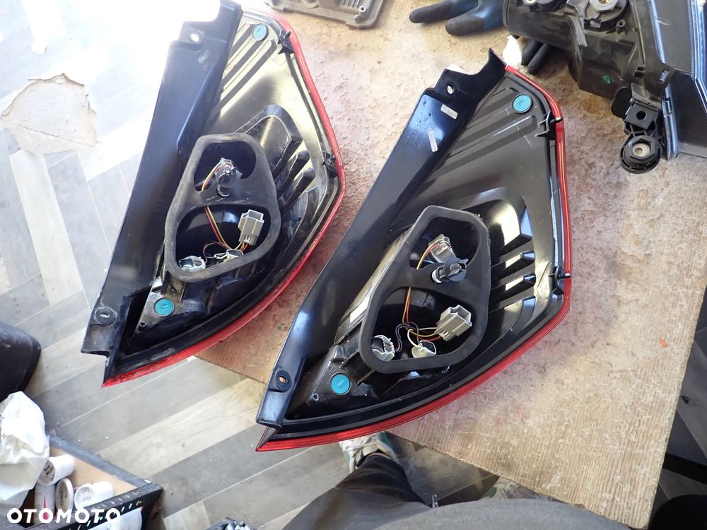 FORD FIESTA MK7 LAMPA LEWA TYŁ C1BB13405A - 5