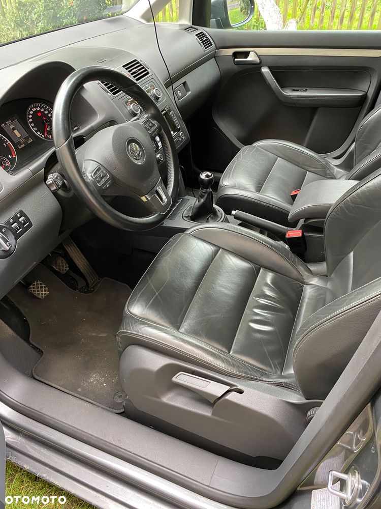Volkswagen Touran 2.0 TDI Highline - 9