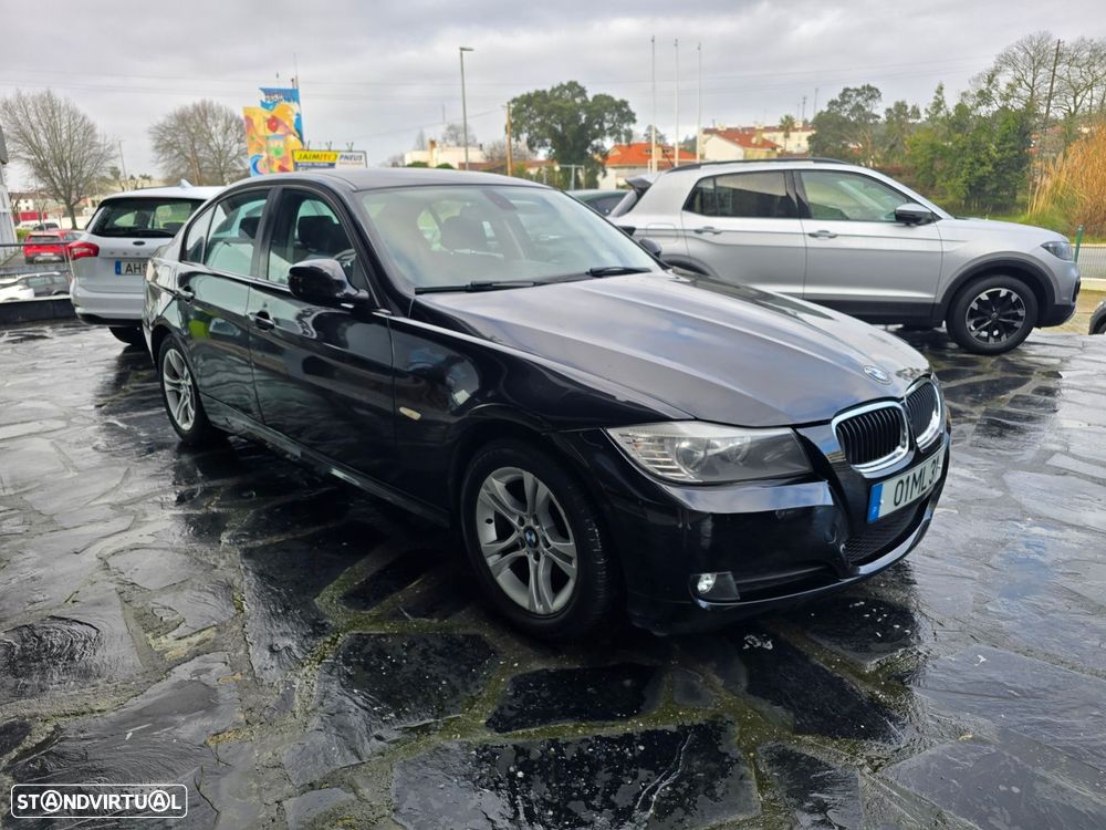 BMW 318 d Navigation Sport - 1