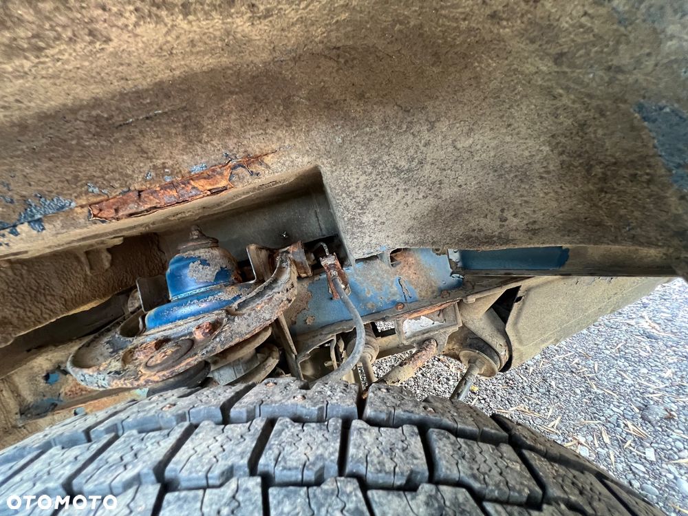 Volkswagen Caravelle - 14