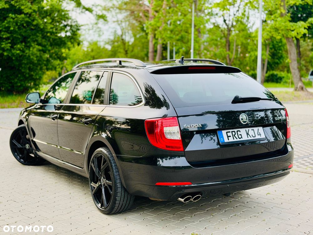 Skoda Superb 2.0 TDI Green tec DSG Exclusive - 4