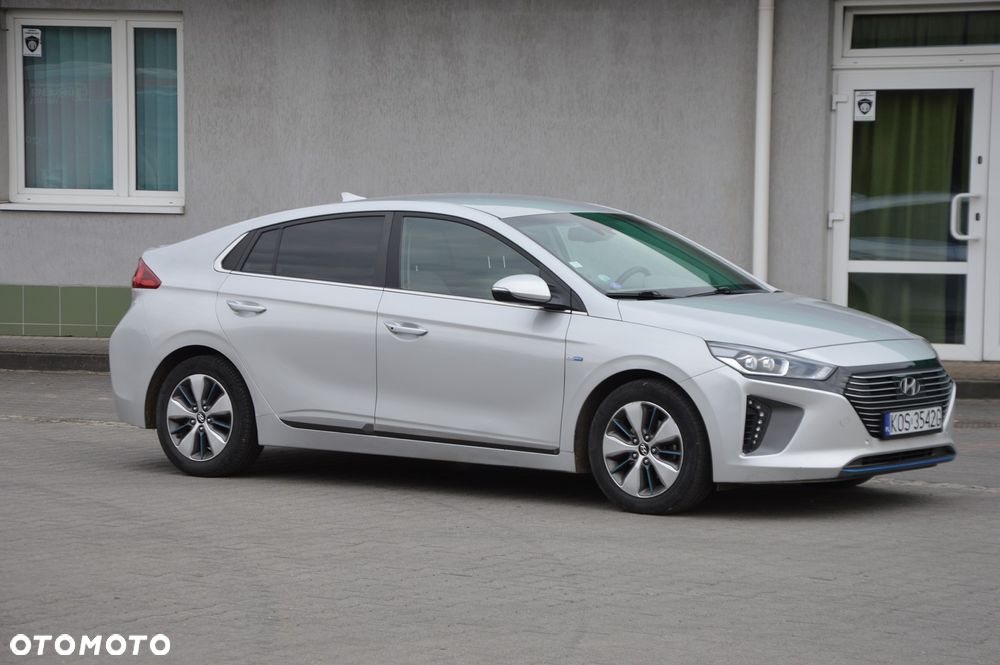 Hyundai IONIQ - 11