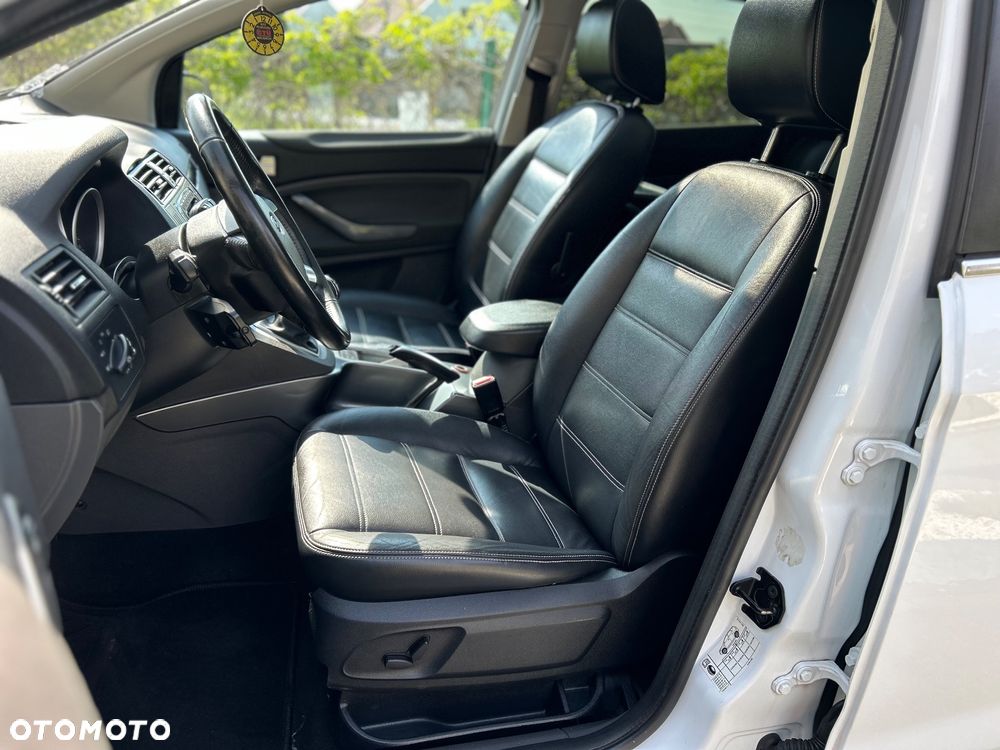 Ford Kuga 2.0 TDCi 2x4 Titanium - 24