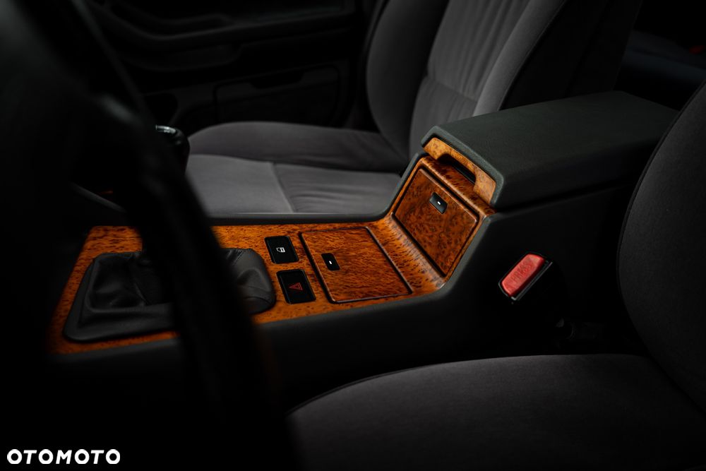 BMW Seria 7 730i - 36