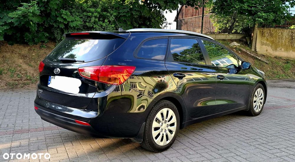 Kia Ceed 1.6 GDI ISG Dream-Team Edition - 4