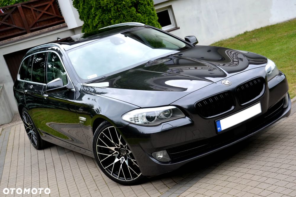 BMW Seria 5 530d xDrive Luxury Line - 1