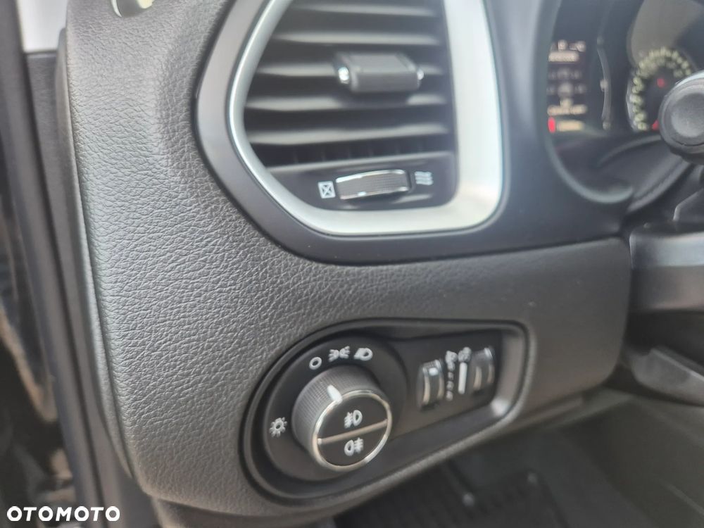 Jeep Renegade 1.4 MultiAir Limited FWD S&S - 23