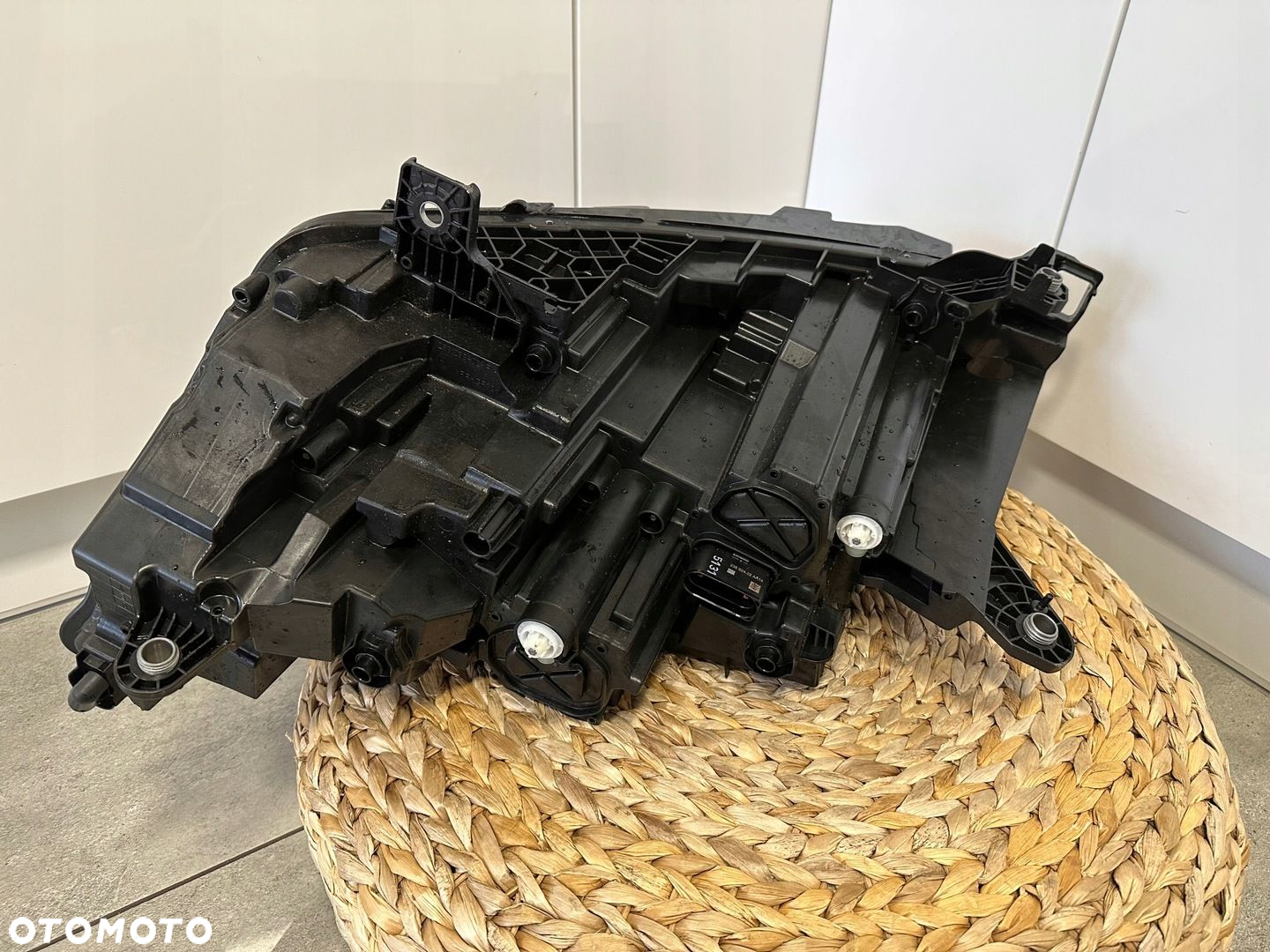 Skoda Enyaq lampa full led prawa crystal demontaz - 6