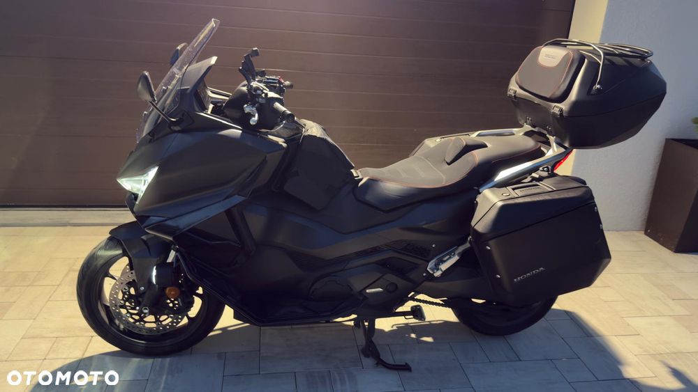 Honda NSS - 11
