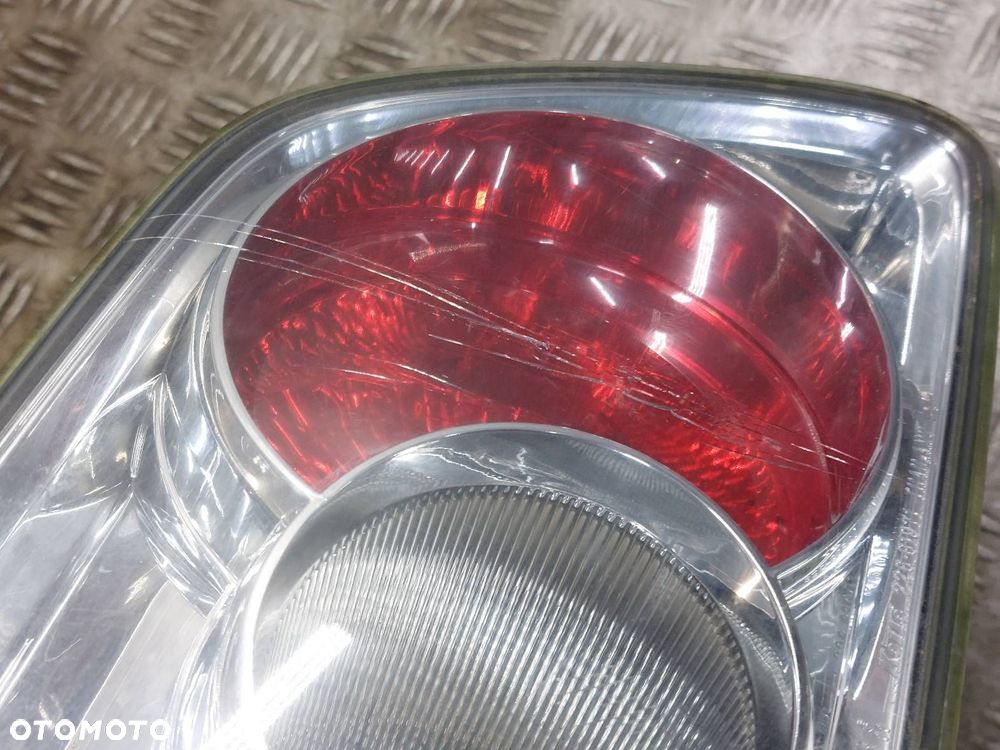 LAMPA LEWY TYŁ + PRAWY TYŁ KOMPLET W KLAPĘ W BŁOTNIK MAZDA 6 I HB 5D - 4