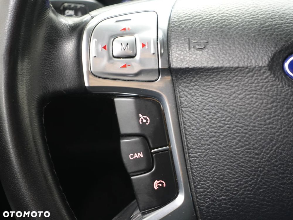 Ford Mondeo - 36