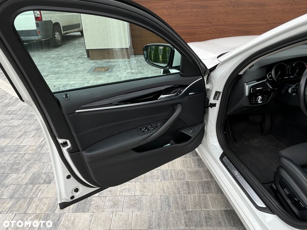 BMW Seria 5 520d Sport Line sport - 10