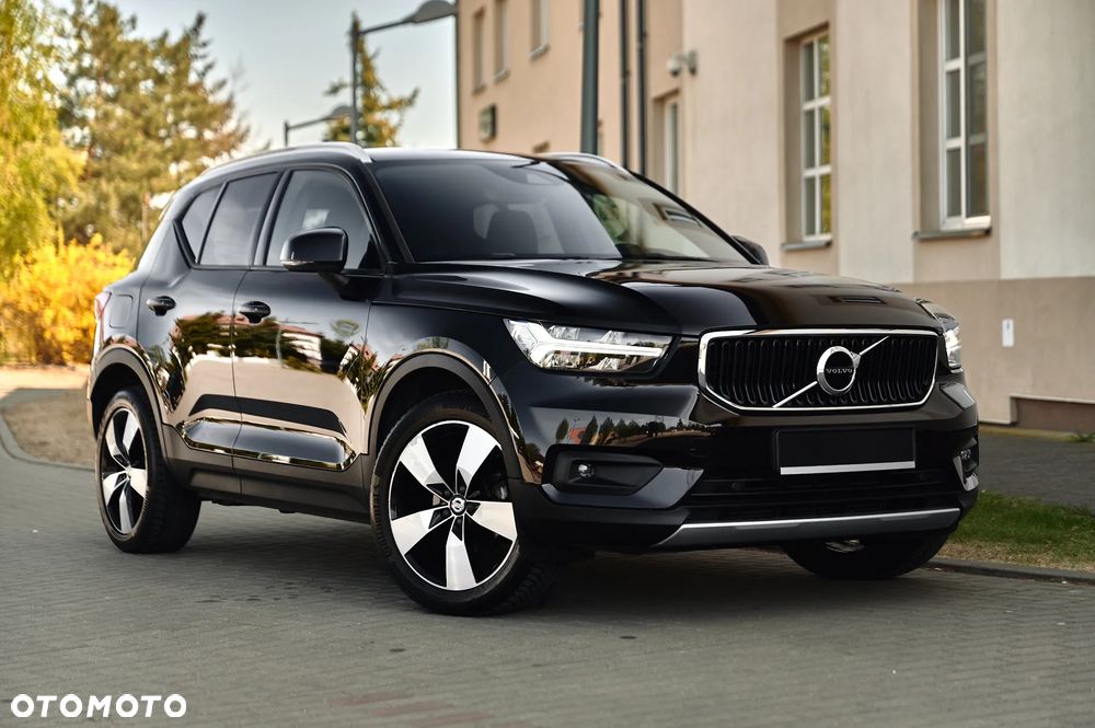 Volvo XC 40 T3 Momentum Pro - 1