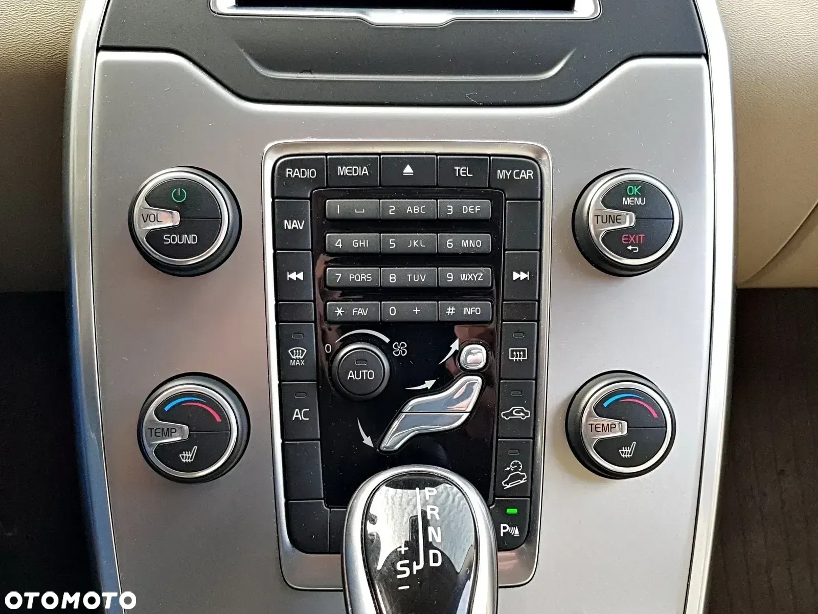 Volvo XC 70 D5 AWD Dynamic Summum - 7