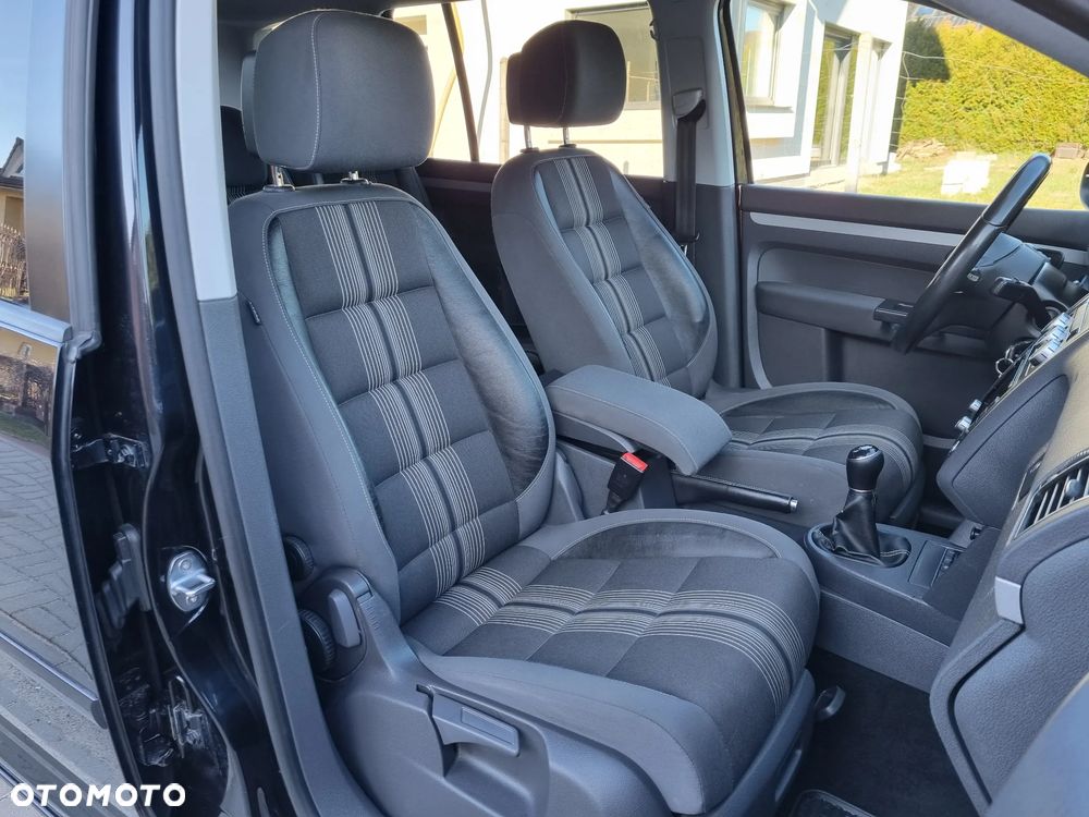 Volkswagen Touran 2.0 TDI DPF BlueMotion Technology MATCH - 14