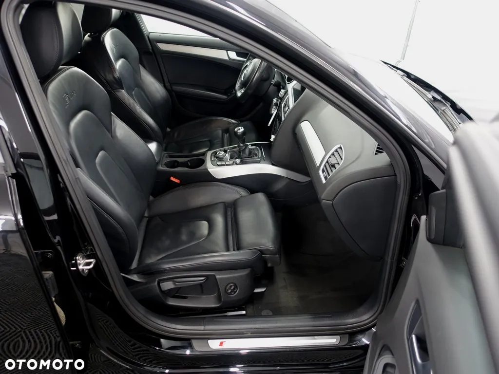 Audi A4 2.0 TDI DPF S line Sportpaket - 7