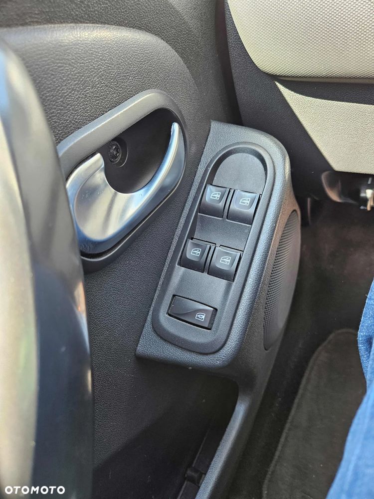 Dacia Duster 1.6 SCe Access S&S - 12