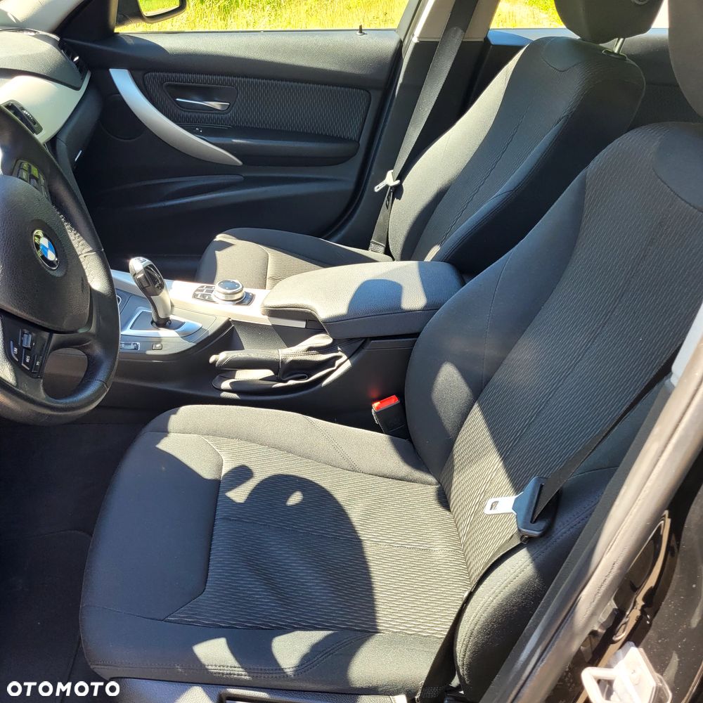 BMW Seria 3 320d - 11