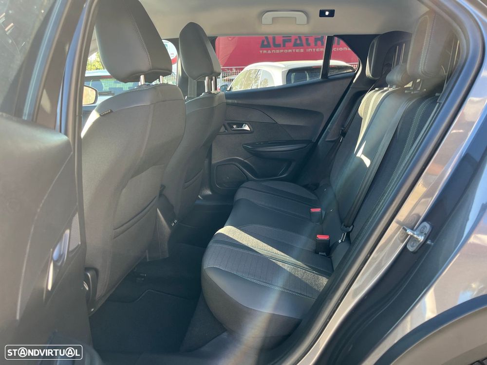 Peugeot 2008 1.5 BlueHDi Allure EAT8 - 42