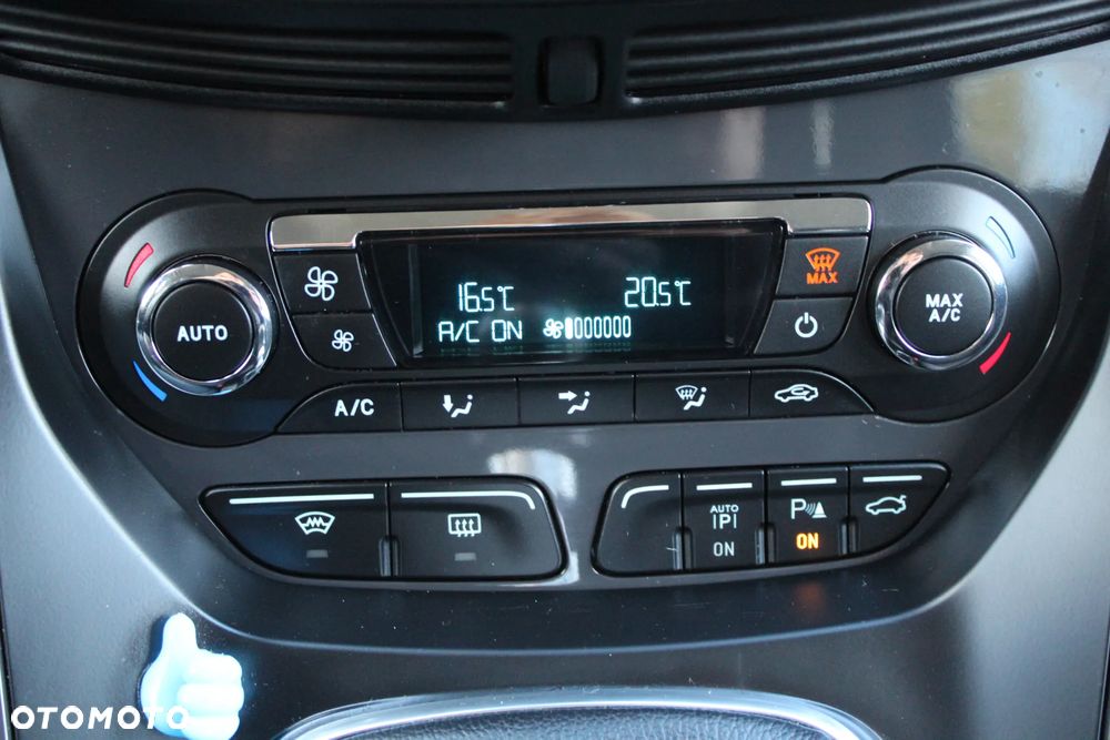 Ford Kuga 2.0 TDCi 2x4 Titanium - 28