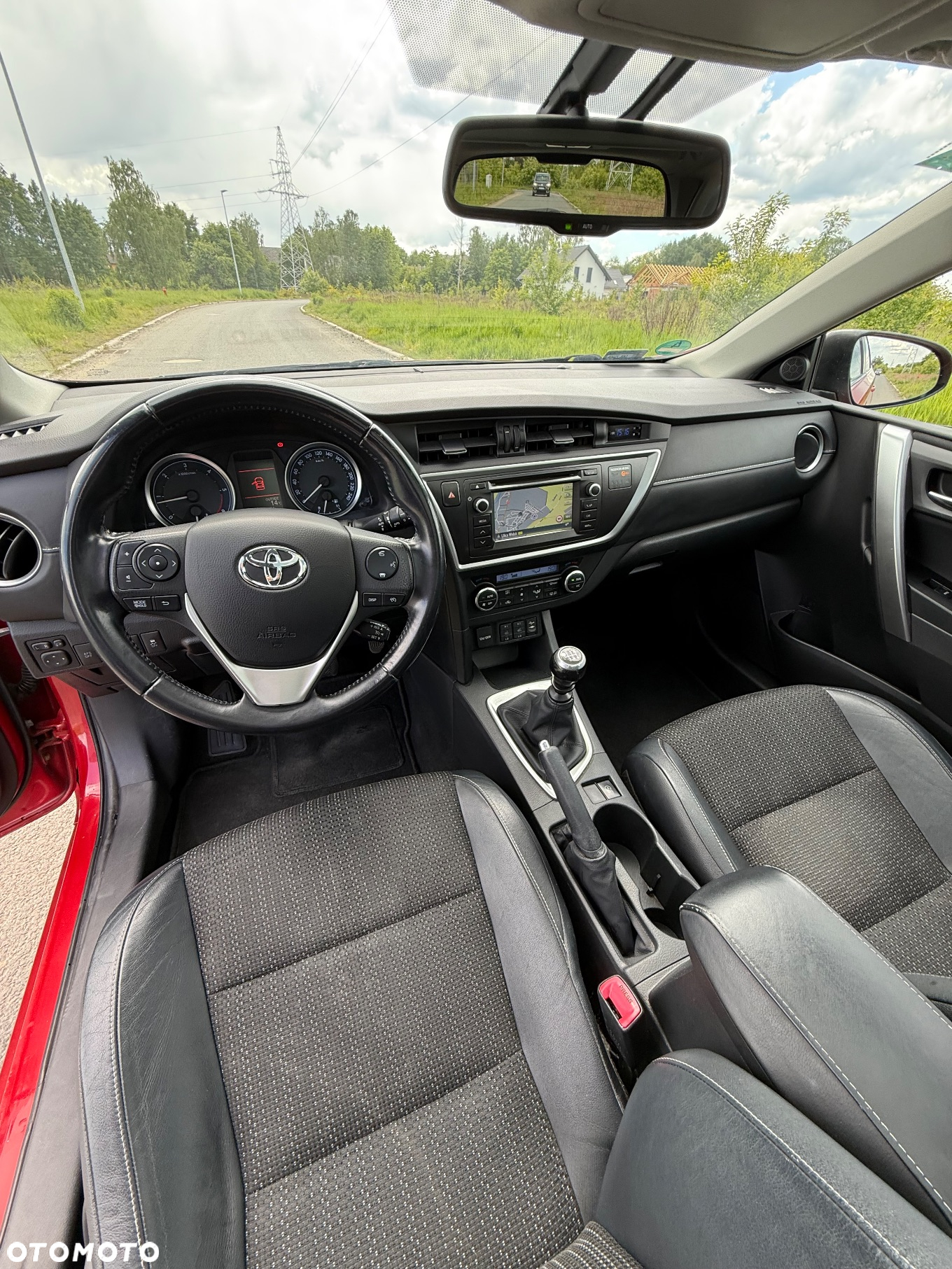Toyota Auris 2.0 D-4D Touring Sports Executive - 14