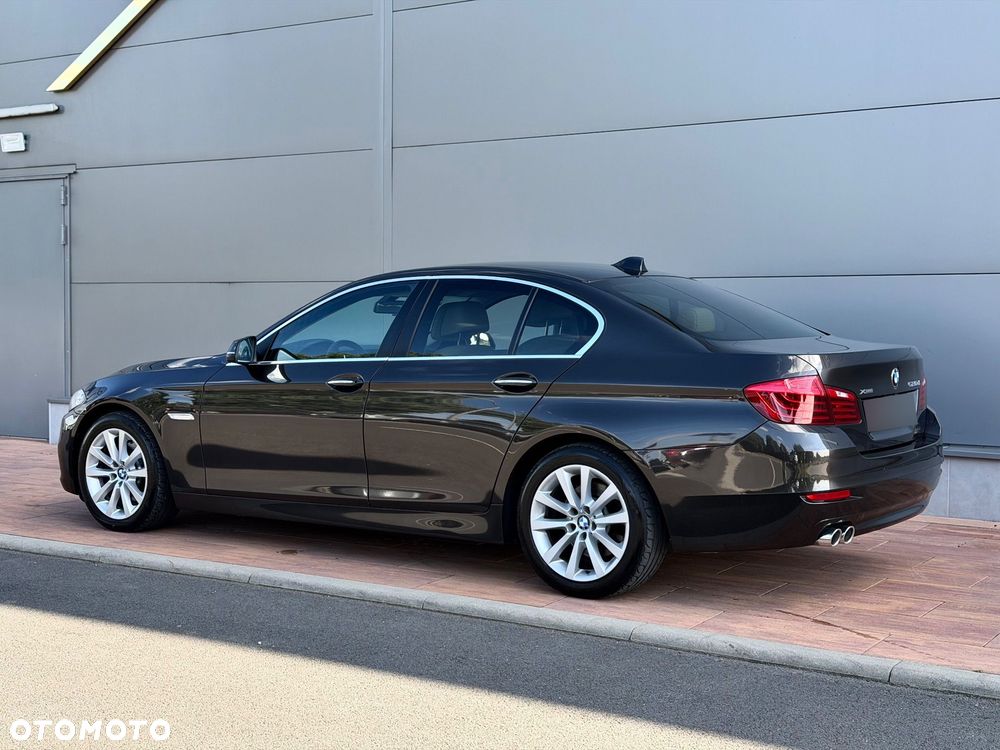 BMW Seria 5 520d xDrive Sport - 9