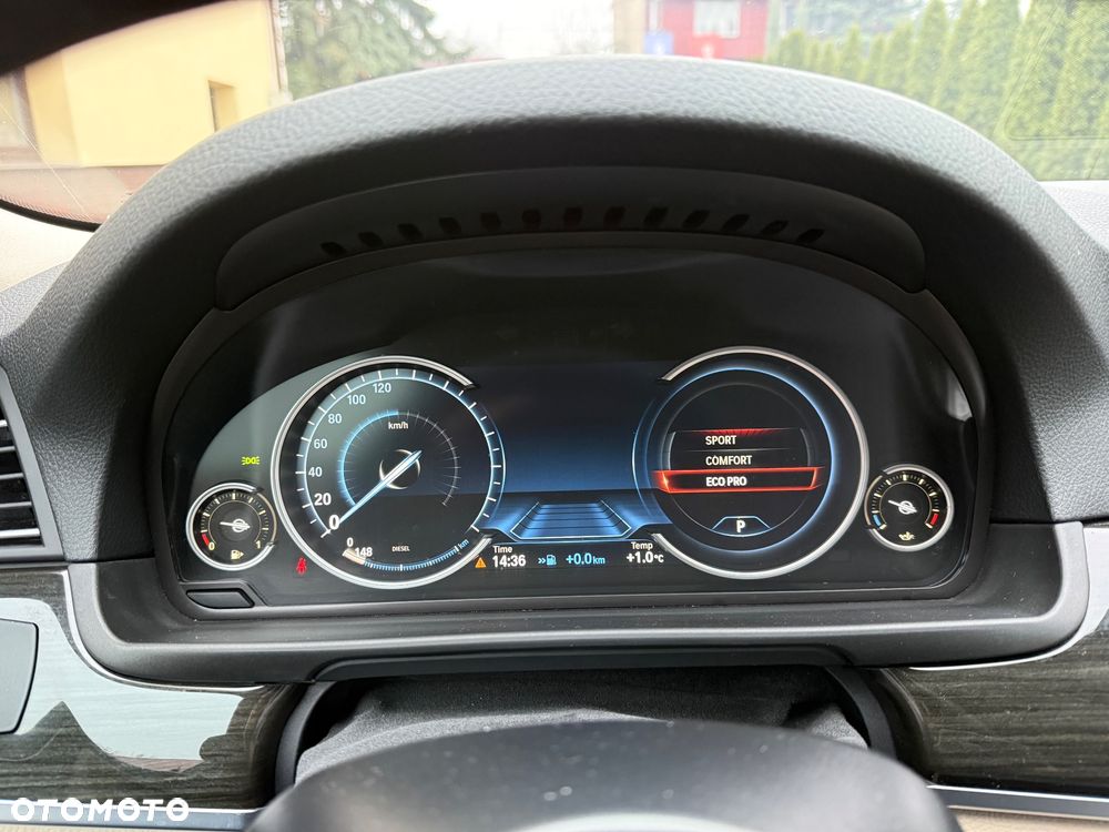 BMW Seria 5 525d Luxury Line - 28