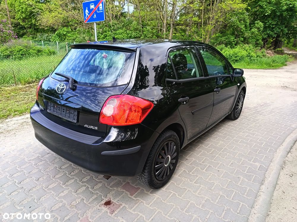 Toyota Auris 1.4 VVT-i Team - 4