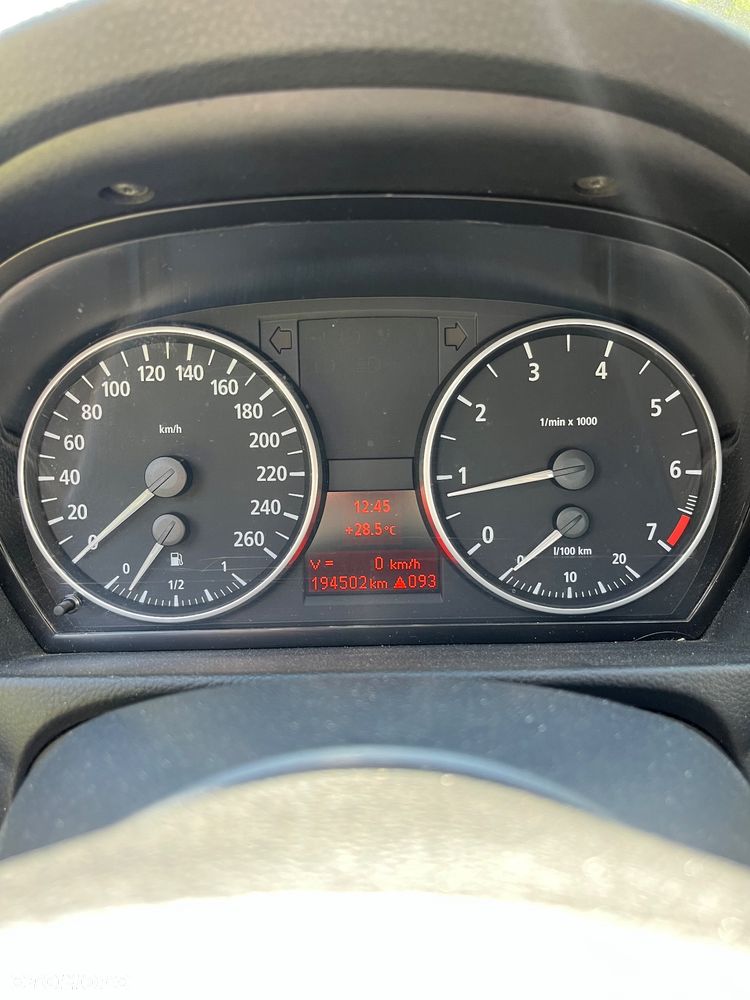 BMW Seria 3 318i - 11