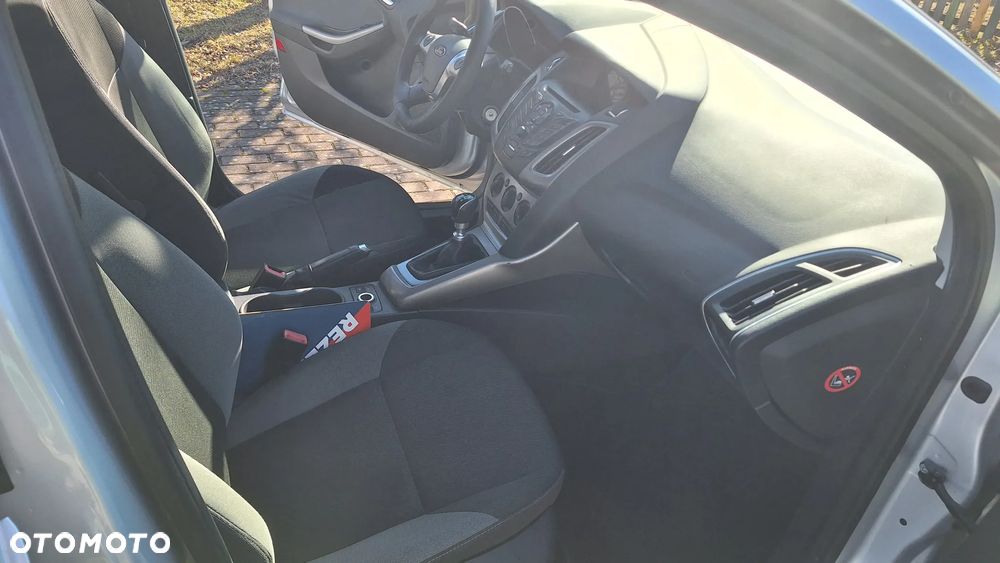 Ford Focus 1.6 TDCi DPF Titanium - 12