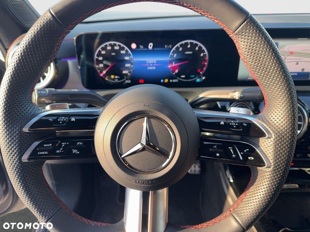 Mercedes-Benz CLA 200 AMG Line 7G-DCT - 11