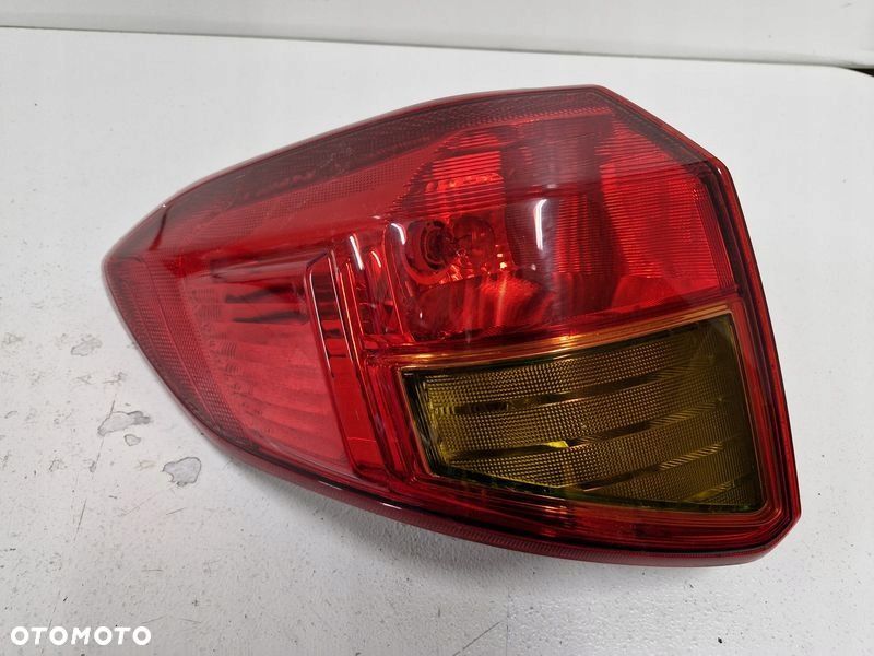 SUZUKI VITARA III 3 LAMPA LEWY TYŁ TYLNA W BŁOTNIK - 2