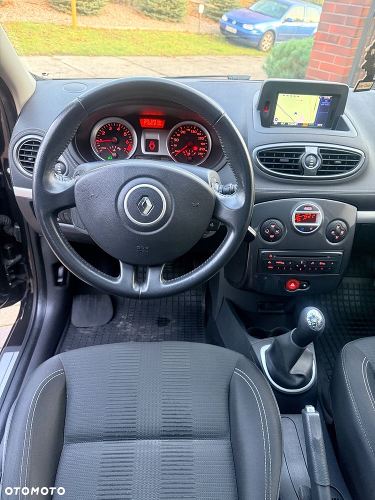 Renault Clio - 21