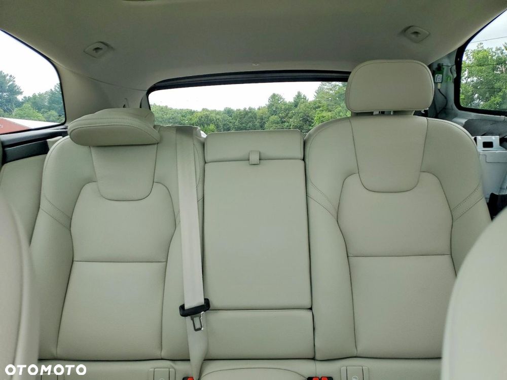 Volvo XC 60 B5 B Momentum Pro - 11