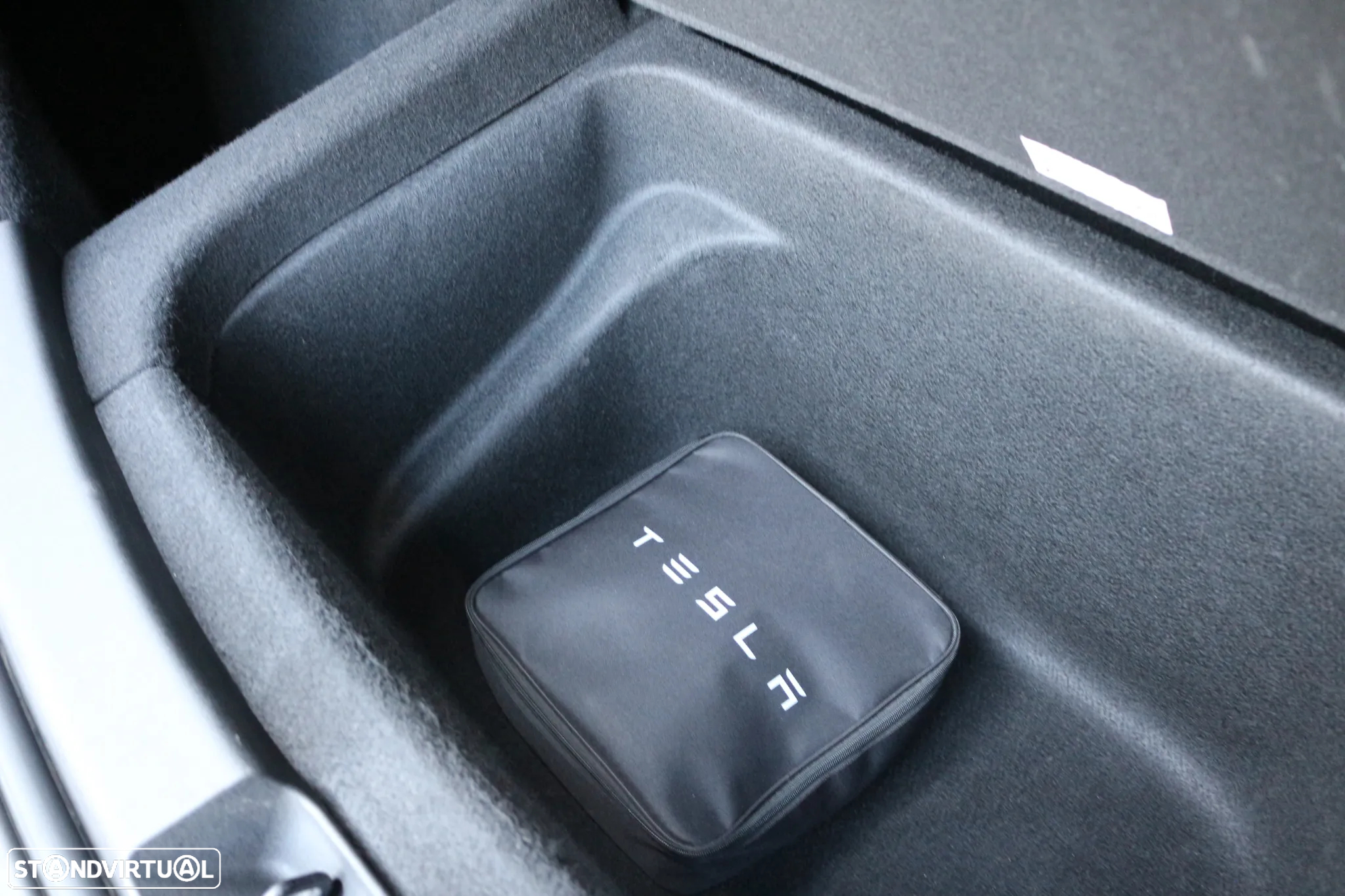 Tesla Model Y Long Range Dual Motor AWD - 19