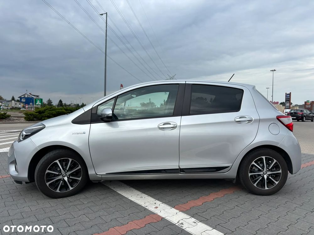 Toyota Yaris Hybrid 100 Active EU6 - 6