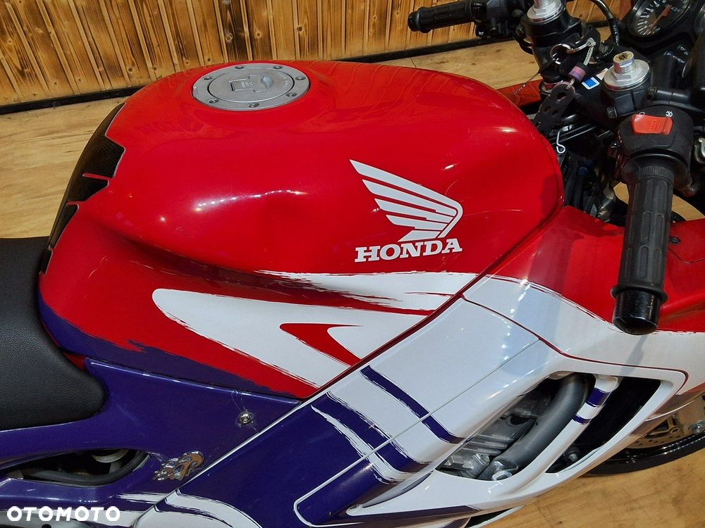 Honda CBR - 13