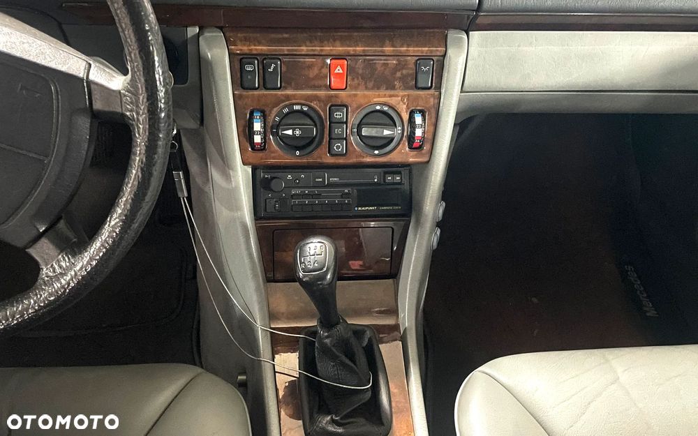 Mercedes-Benz W124 (1984-1993) - 13