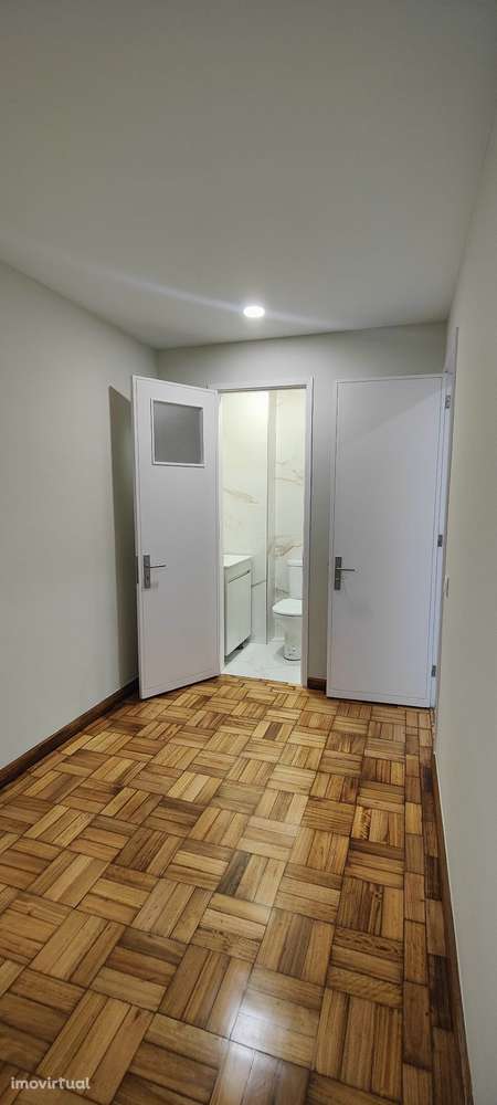 T4 renovado Bonfim Porto - Grande imagem: 3/11