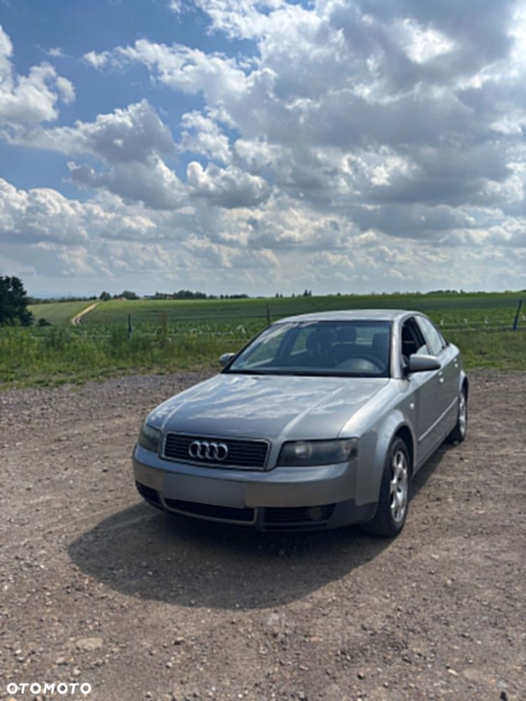 Audi A4 Limousine - 1