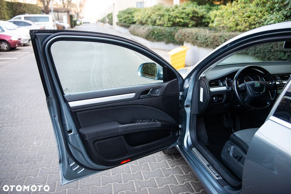 Skoda Superb 3.6 V6 4x4 DSG Elegance - 9
