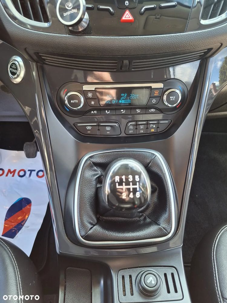 Ford Kuga 1.6 EcoBoost 2x4 Titanium - 24