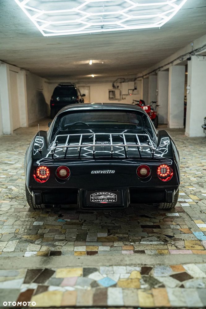 Chevrolet Corvette - 19