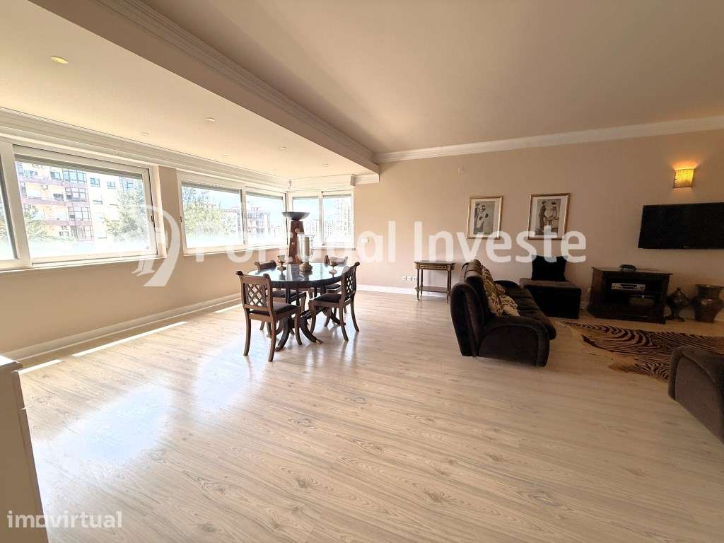 Excelente apartamento de 4 assoalhadas na Av. D. Nuno Álvares Perei... - Grande imagem: 4/26