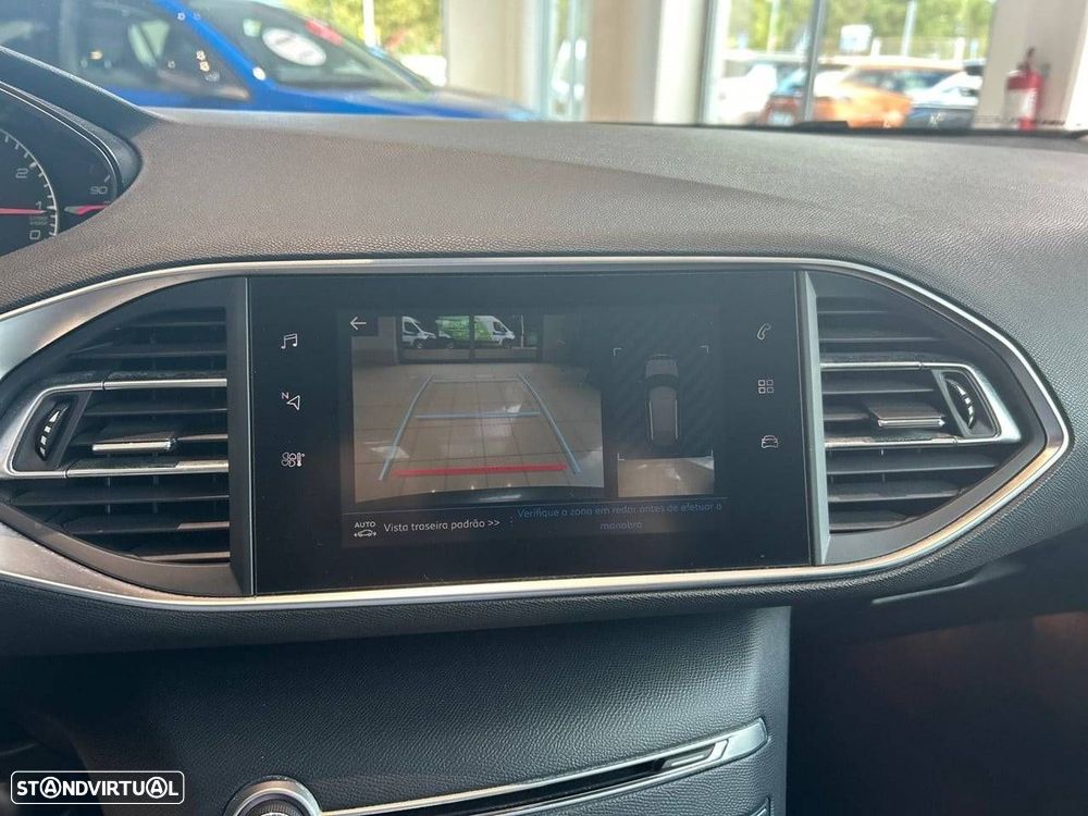 Peugeot 308 SW 1.2 PureTech Allure - 24