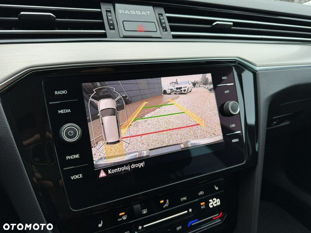 Volkswagen Passat - 8