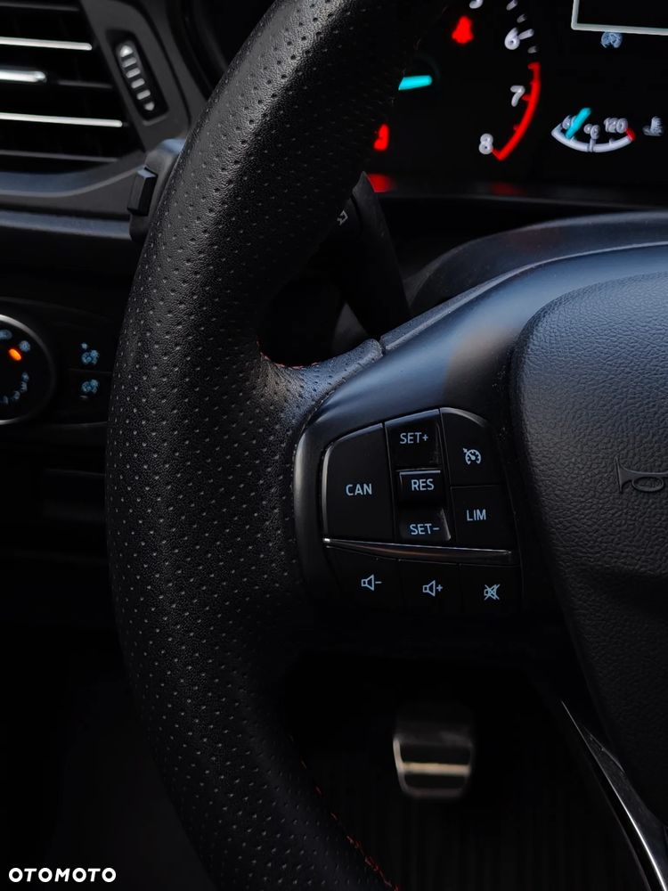 Ford Focus 1.5 EcoBoost ST-Line Business - 29