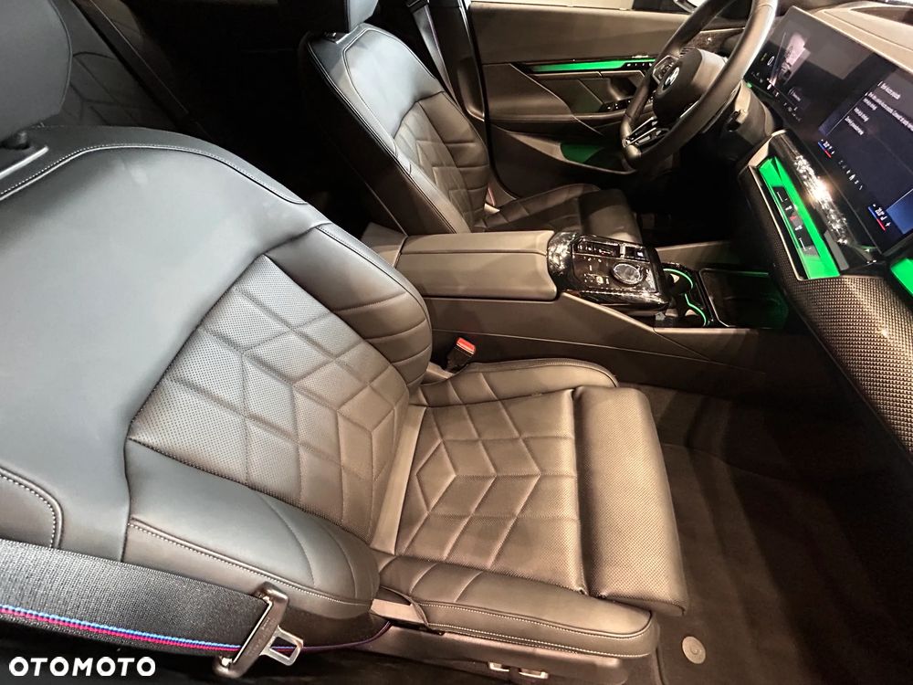 BMW Seria 5 540d xDrive mHEV - 20